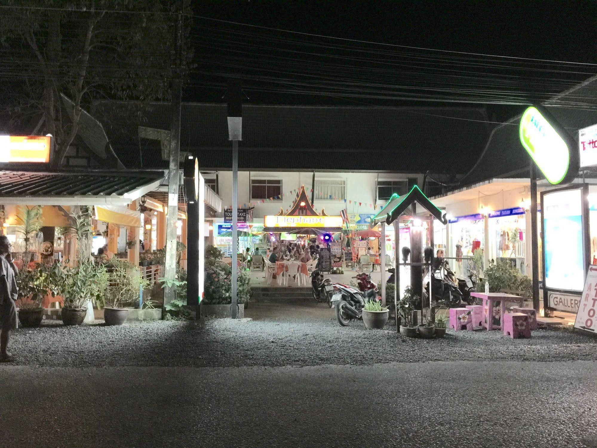 Merlin Plaza Apartments 카오락 외부 사진